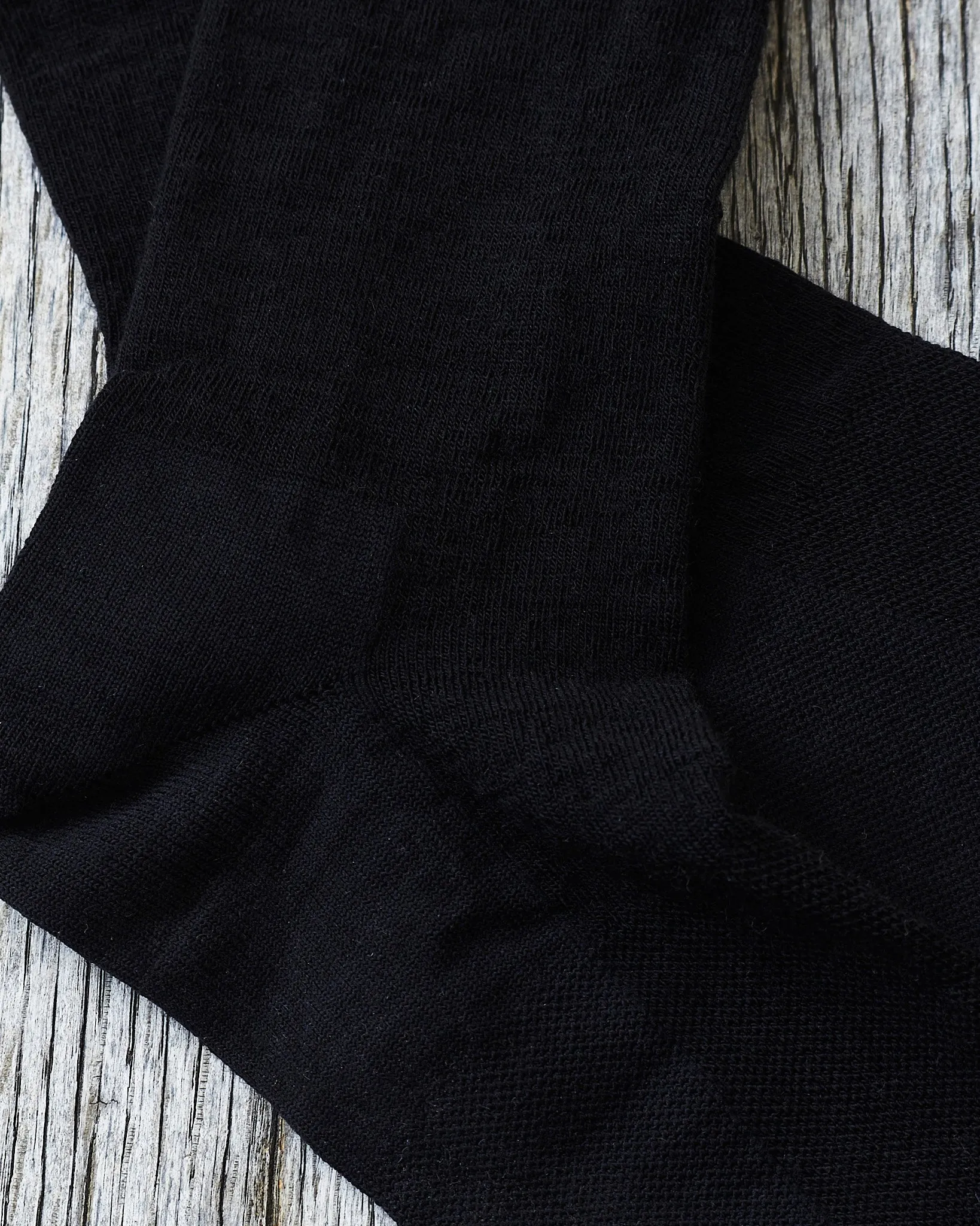 Darn Tough 6032 Black Merino Wool Lifestyle Crew Lightweight Socks