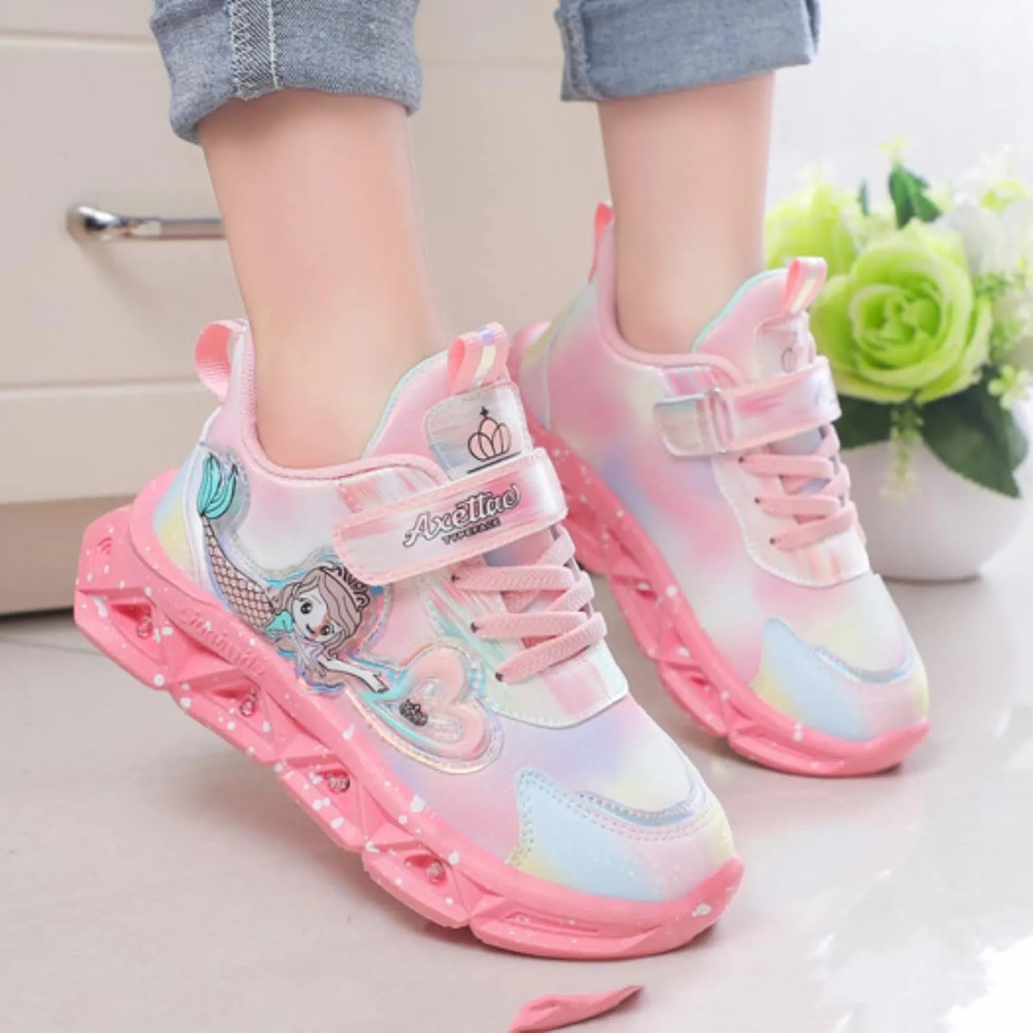 Kids Gym Shoes Children Sports Shoes with Lights Breathable Princess Lightweight Casual Lighting Kids Up Shoes for Girls