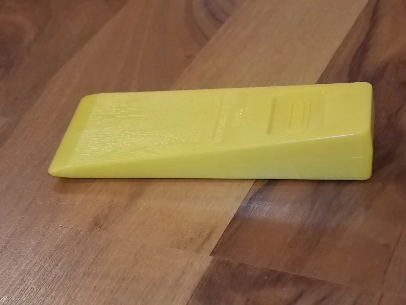 Oregon 23560 Tree falling serrated plastic wedge 10" length