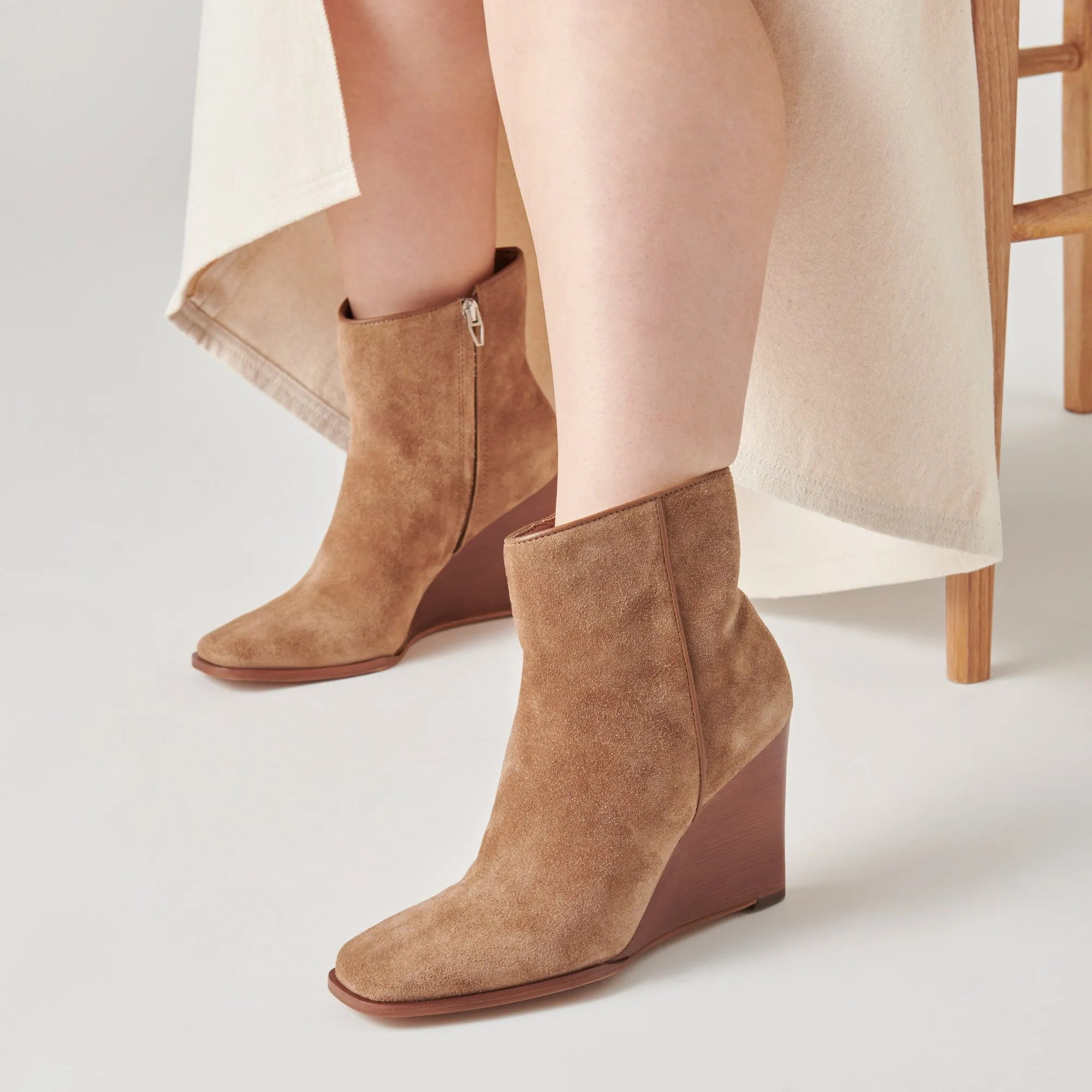SUSANN BOOTIES CHESTNUT SUEDE - re:vita