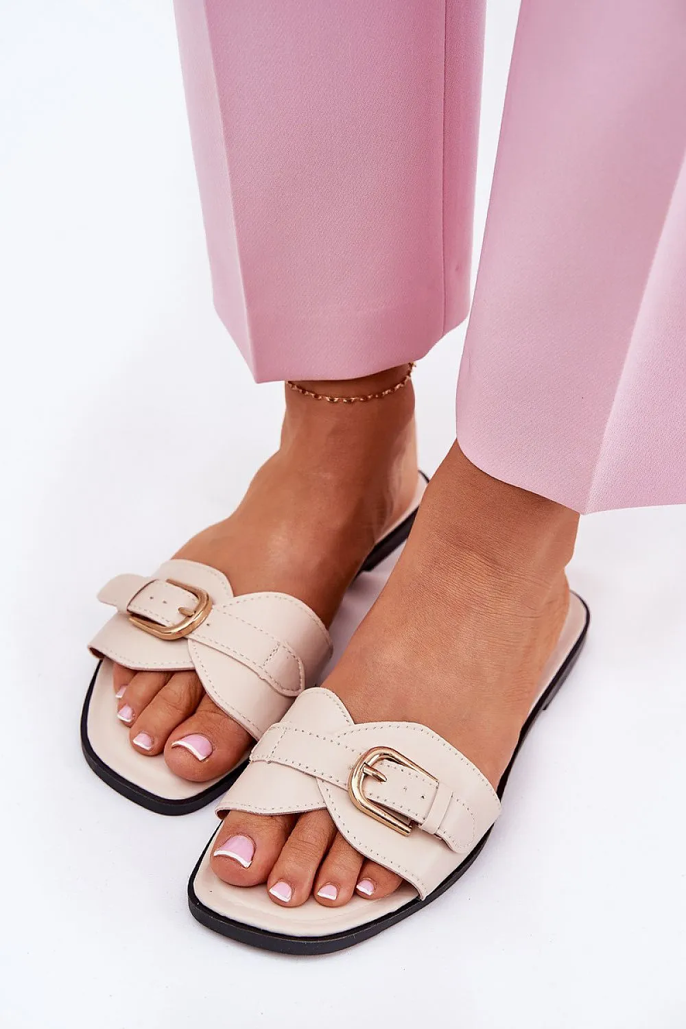 Womens White Flip-flops
