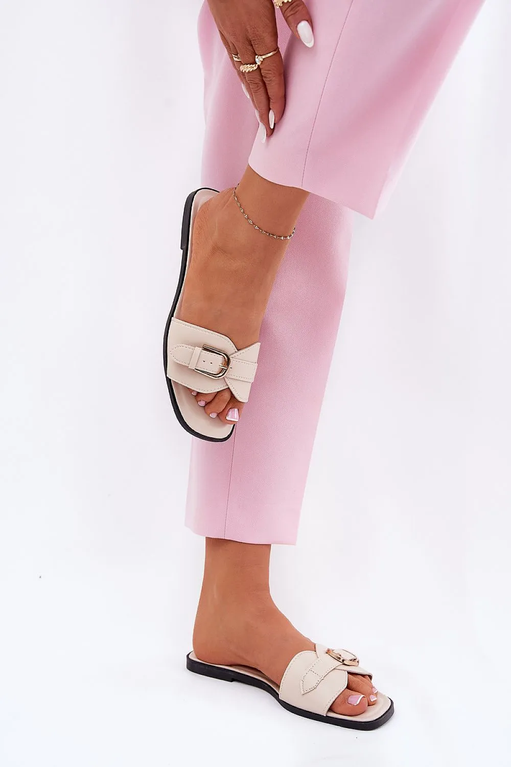 Womens White Flip-flops